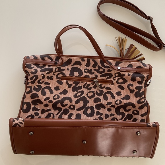 NWT - On Sale!! Leopard Tote Bag - Picture 7 of 8